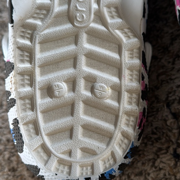 Crocs Women’s 9 Men’s 7 Cheetah Print Multicolor Fur Lined - Picture 6 of 6